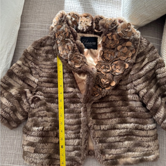 Cropped fur Shrug - Picture 4 of 5